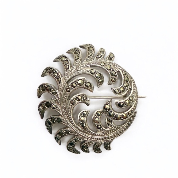 Vintage Jewelry - Vintage 835 Silver Portugal Marcasite Feather Wreath Round Pin Brooch